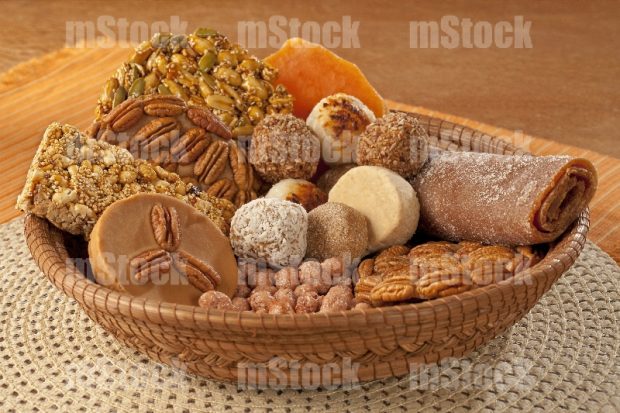 Canasta de dulces típicos mexicanos