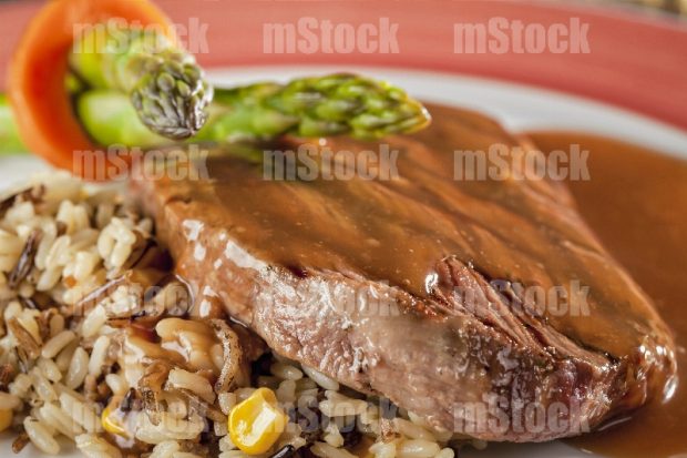 Filete de res con gravy closeup