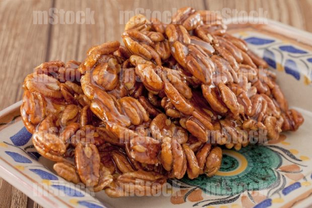 Palanquetas de Nuez con dulce de caramelo