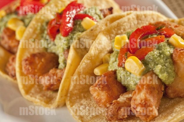 Tacos de pescado empanizado