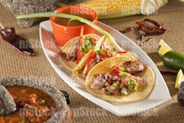 Tacos de carnitas en Maíz