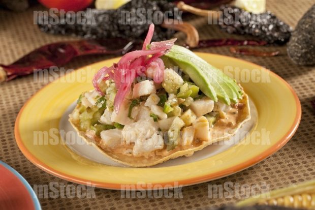 Tostada Ceviche de Pescado con aguacate