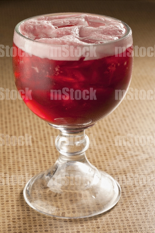 Agua de jamaica en copa