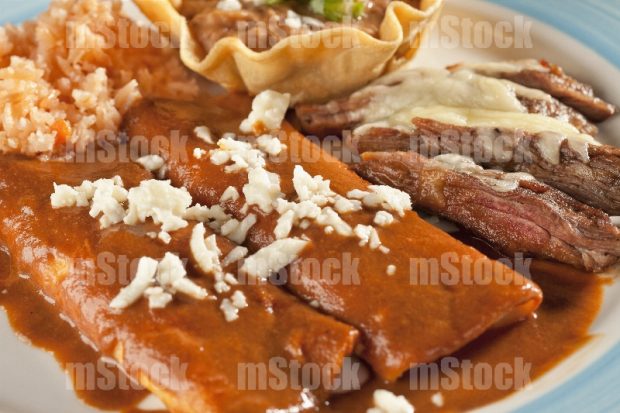 Arrachera con enchiladas