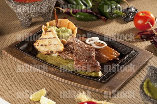 Arrachera de res con guacamole