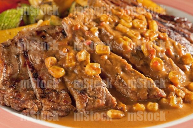 Arrachera en salsa