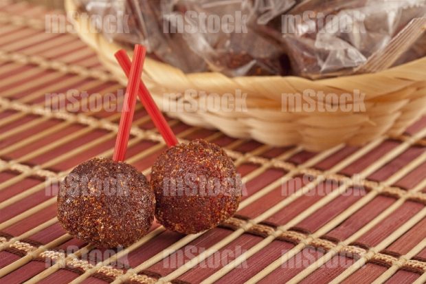 Paletas de tamarindo con chile