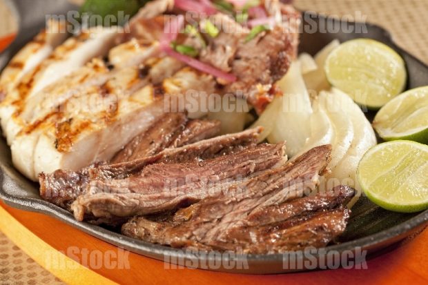 Parrillada Fajita de Res y Pollo