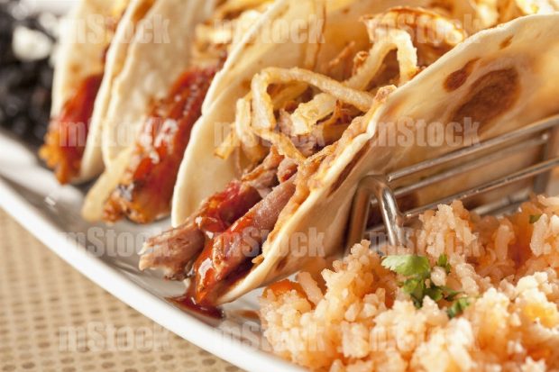 Tacos de Costilla de Puerco barbecue con arroz
