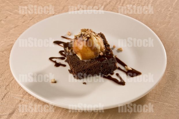 Brownie de Chocolate con Helado