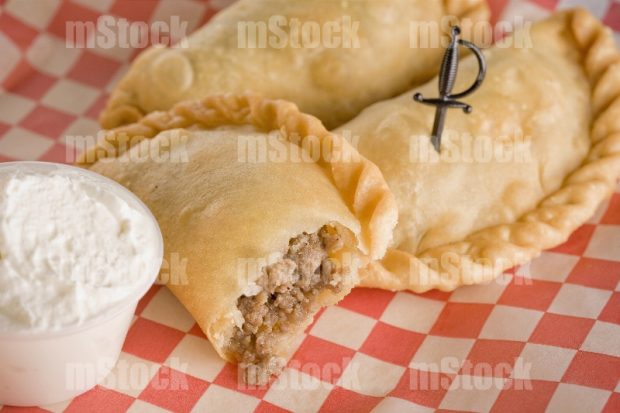 Empanadas de carne con jocoque