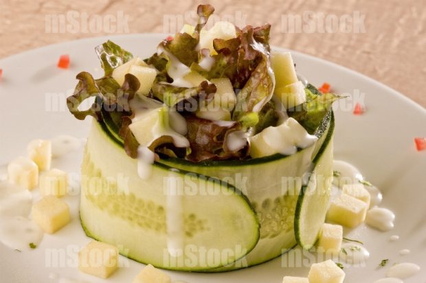 Ensalada con pepino y manzana
