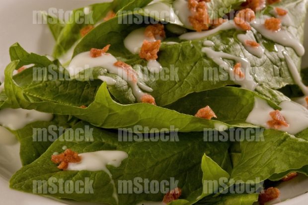 Ensalada de espinacas con tocino