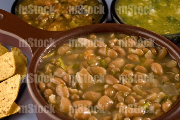 Frijoles Charros con cueritos