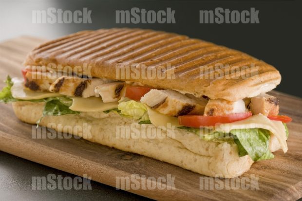 Panini de Pollo y Queso
