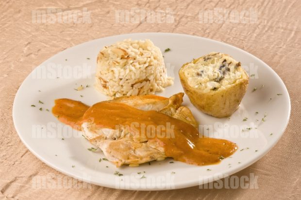 Pechuga de Pollo con arroz almendrado