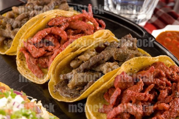 Tacos de costilla de cerdo y adobados
