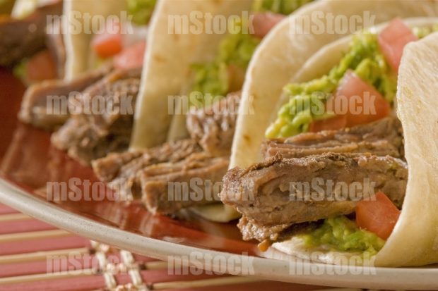Tacos de Fajita en Harina con pico de gallo