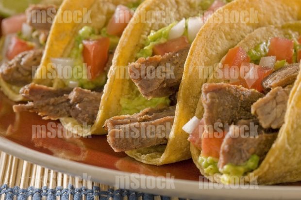 Tacos de Fajita de Res en Tortilla de Maíz