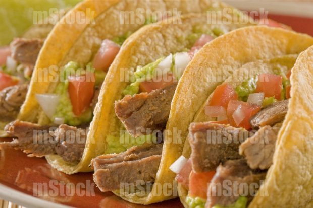 Tacos Fajita de Res con pico de gallo en Tortilla de Maíz