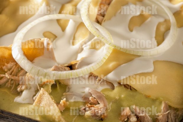 Chilaquiles verdes con pollo