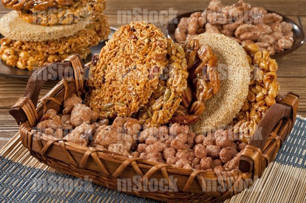 Canasta con dulces mexicanos