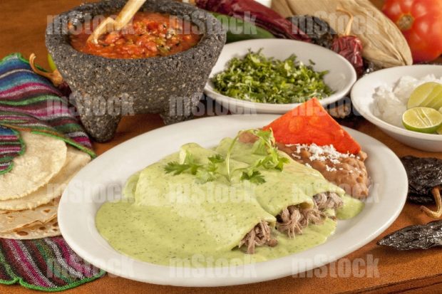 Enchiladas suizas en salsa verde