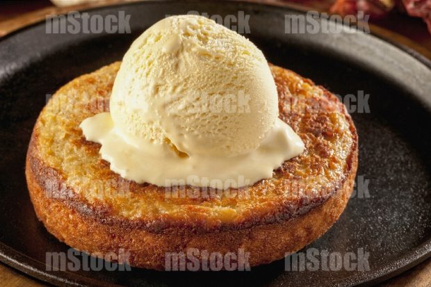 Pastel de Elote con nieve de vainilla