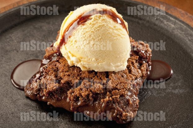 Brownie con helado