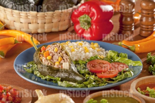 Chile relleno de atún