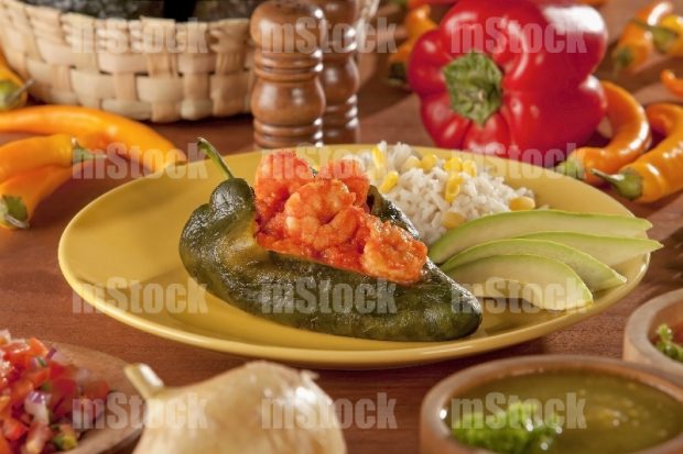 Chile relleno de camarones