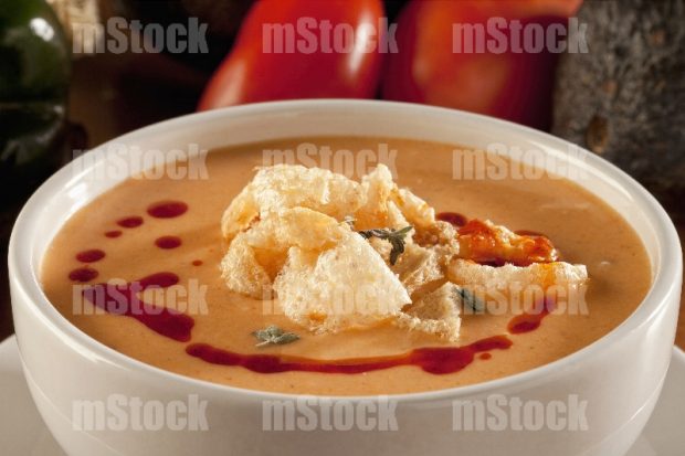 Crema de chicharrón con chipotle