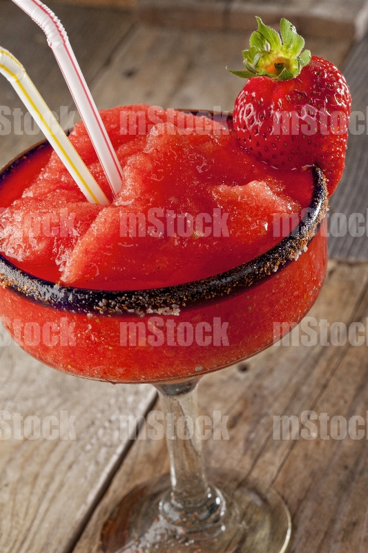 Margarita de fresa vertical