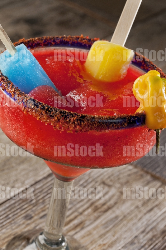 Margarita de fresa con habanero tropical