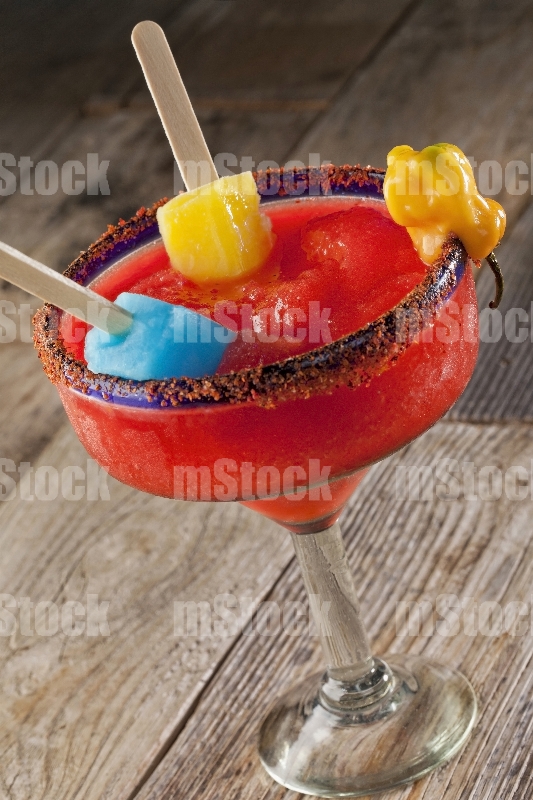 Margarita de fresa con habanero vertical