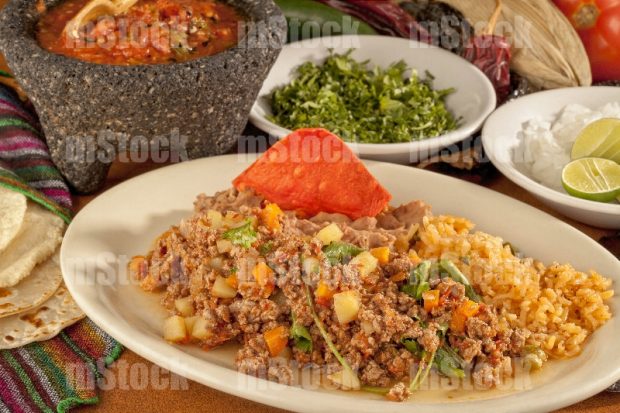 Picadillo de Res con papa y zanahoria