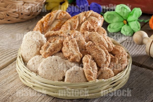 Surtido de Empanadas y Hojarascas