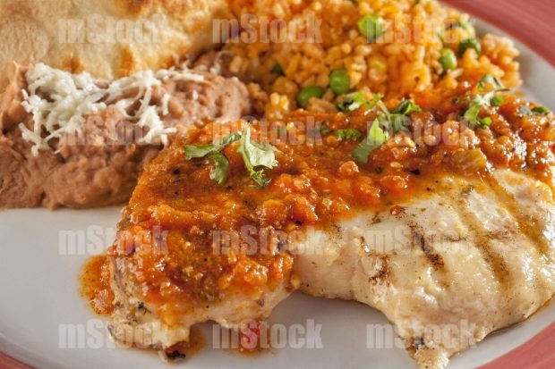 Pechuga de Pollo a la plancha en salsa roja