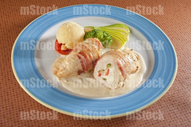 Pechuga de pollo rellena