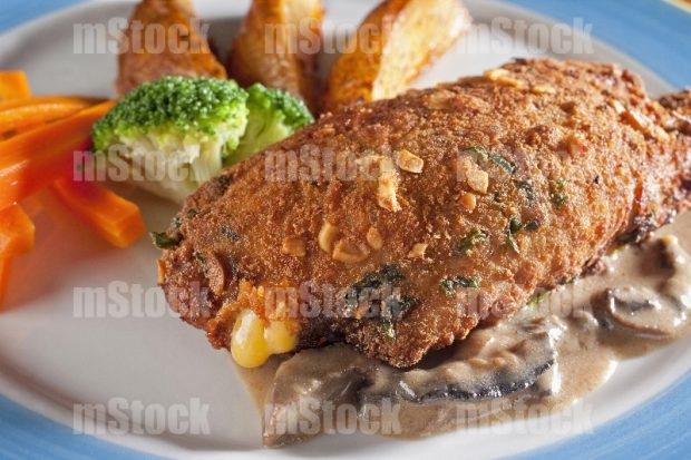 Pechuga de pollo rellena de espinacas y queso