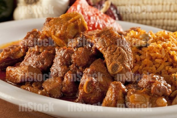 Puerco en salsa roja