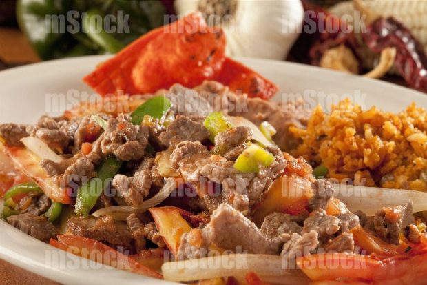Puntas de filete de res al albañil