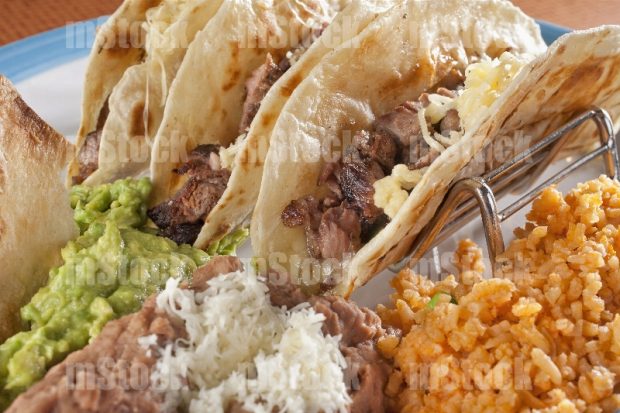 Tacos de Arrachera con queso