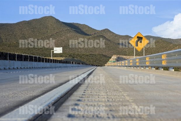 Acotamiento en carretera