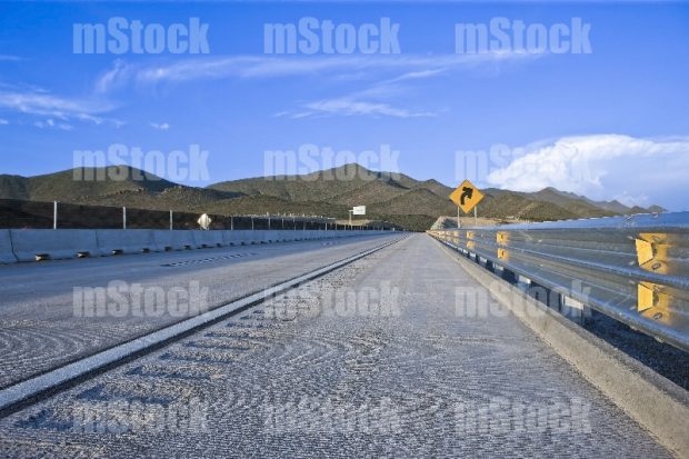 Acotamiento en autopista