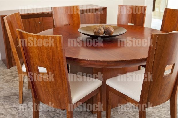 Comedor redondo de madera
