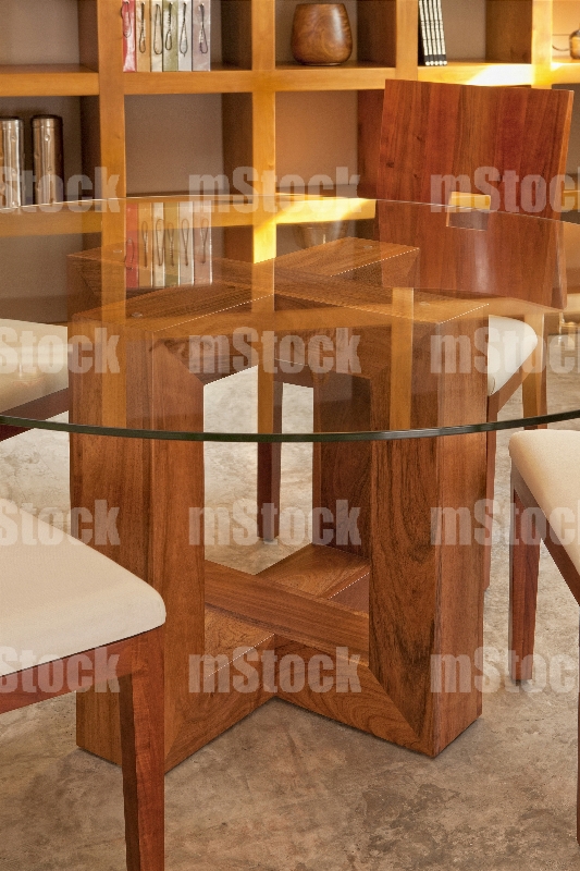Comedor redondo de vidrio vertical