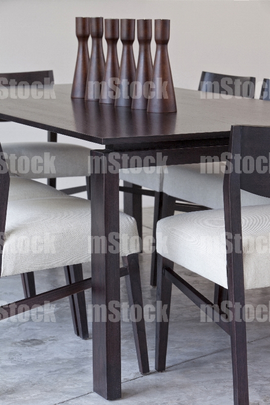 Comedor moderno negro vertical