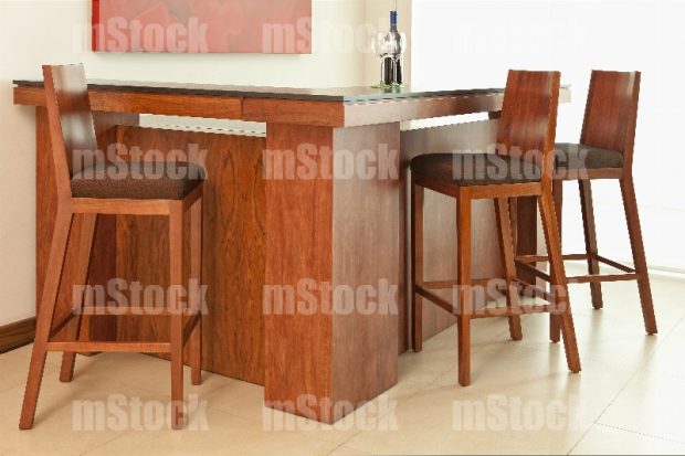Barra cantinera de madera