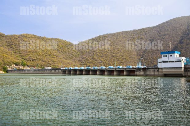 Cortina Presa de la Boca